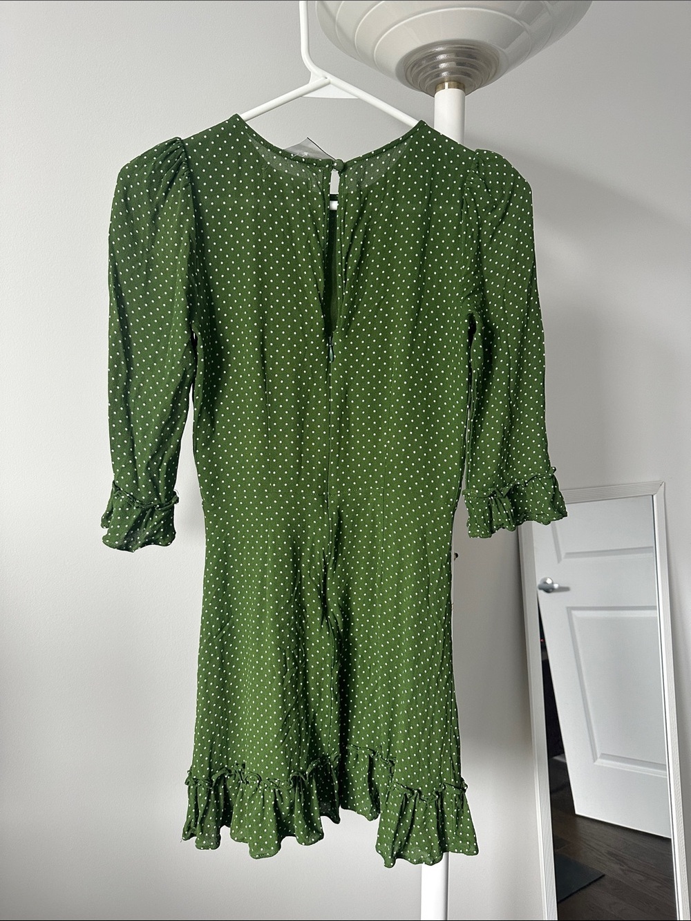 Reformation Doutzen Green White Polka Dot Ruffle Hem mini Dress size 2 - Picture 2 of 9